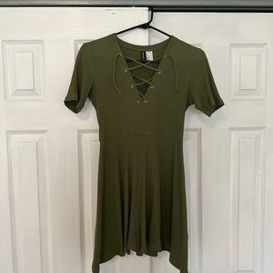 H&M Divided 3/4 Sleeve Green Mini Dress